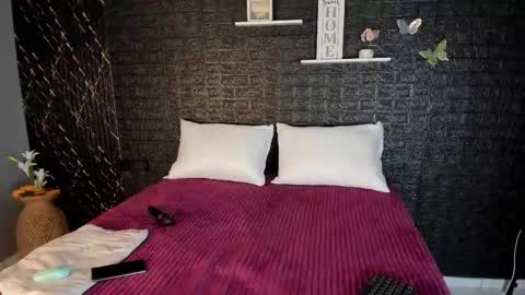 Snapshot of charlotte_brown_1 chatting on 02-21-25, 01:44 CHARLOTTE BROWN online show from 02-21-25, 01:44