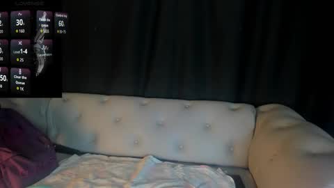 Snapshot of charlotte_brown_1 chatting on 09-17-25, 01:02 CHARLOTTE BROWN online show from 09-17-25, 01:02