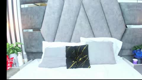 charlotte chapman online show from 11-26-25, 11:44