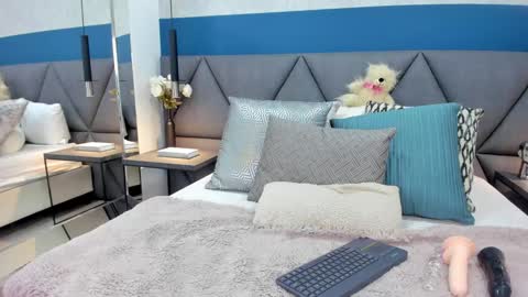 Charlotte online show from 01-11-25, 02:04