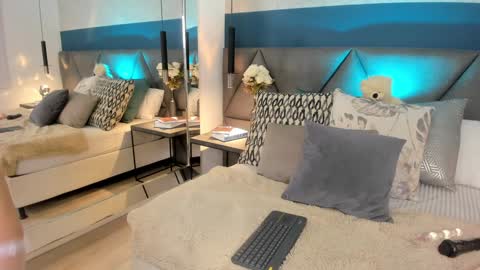 Charlotte online show from 01-17-25, 01:56