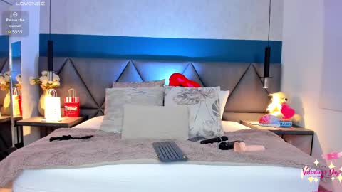 Charlotte online show from 02-15-25, 01:27