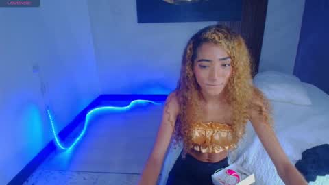 Snapshot of charlotte_love10 chatting on 01-12-25, 02:09 CHARLOTTE online show from 01-12-25, 02:09