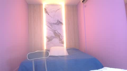 Snapshot of charlotte_love10 chatting on 01-21-25, 02:48 CHARLOTTE online show from 01-21-25, 02:48