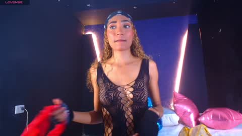 Snapshot of charlotte_love10 chatting on 02-03-25, 12:04 CHARLOTTE online show from 02-03-25, 12:04