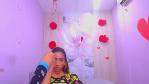 Snapshot of charlotte_love10 chatting on 02-20-25, 01:40 CHARLOTTE online show from 02-20-25, 01:40