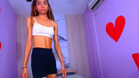 Snapshot of charlotte_love10 chatting on 02-21-25, 06:59 CHARLOTTE online show from 02-21-25, 06:59