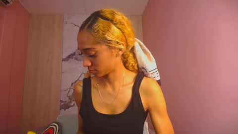 Snapshot of charlotte_love10 chatting on 10-18-25, 11:55 CHARLOTTE online show from 10-18-25, 11:55