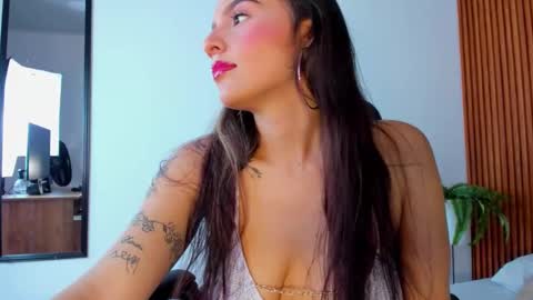 Snapshot of charlotte_rousee chatting on 09-18-25, 08:44 charlotte_rousee online show from 09-18-25, 08:44