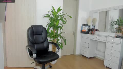 Yuli online show from 12-13-24, 06:38