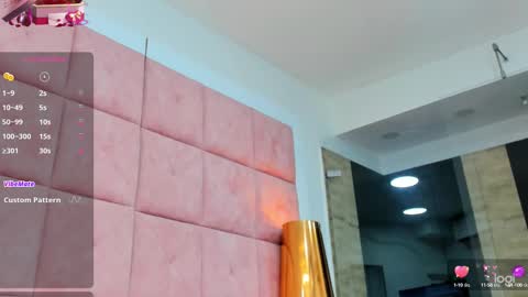 Snapshot of charlottee17 chatting on 02-14-25, 07:33 ANDRE online show from 02-14-25, 07:33