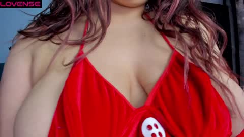 Snapshot of charlottee_lovee69 chatting on 12-18-24, 10:57 Natalia online show from 12-18-24, 10:57