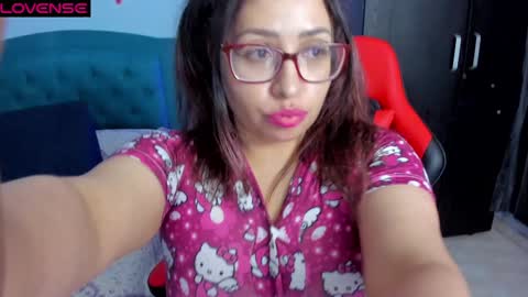 Snapshot of charlottee_lovee69 chatting on 01-13-25, 11:17 Natalia online show from 01-13-25, 11:17