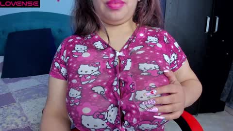 Snapshot of charlottee_lovee69 chatting on 01-14-25, 05:30 Natalia online show from 01-14-25, 05:30