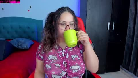 Snapshot of charlottee_lovee69 chatting on 02-23-25, 04:28 Natalia online show from 02-23-25, 04:28