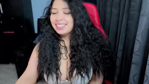 Snapshot of charlottee_lovee69 chatting on 09-10-25, 07:08 Natalia online show from 09-10-25, 07:08