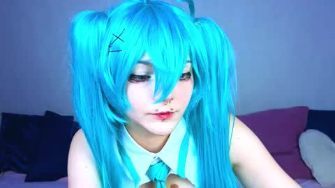 charlotteharuko online show from 11-14-25, 09:02