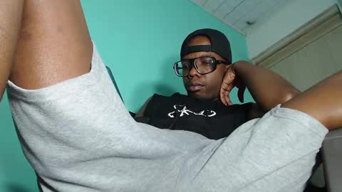 Snapshot of charly_vergonti_ chatting on 12-31-24, 01:15 charly_vergonti_ online show from 12-31-24, 01:15