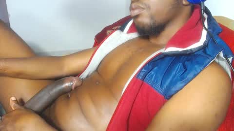 Snapshot of charly_vergonti_ chatting on 10-01-25, 10:38 charly_vergonti_ online show from 10-01-25, 10:38