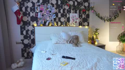 my fansly Charming daisy              My Wishlist  for new toys     online show from 01-11-26, 08:30