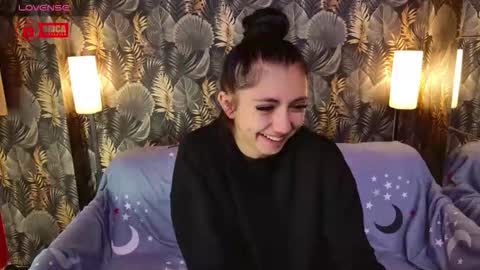 CharmingLIA online show from 11-08-25, 04:51