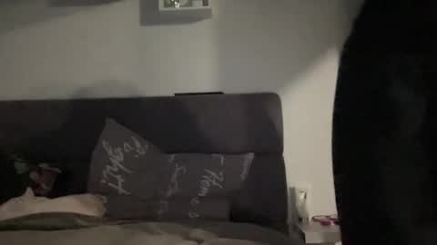 Vicky online show from 10-04-25, 02:04