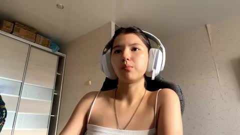 Snapshot of chasidychannel chatting on 09-12-25, 07:41 Viola online show from 09-12-25, 07:41