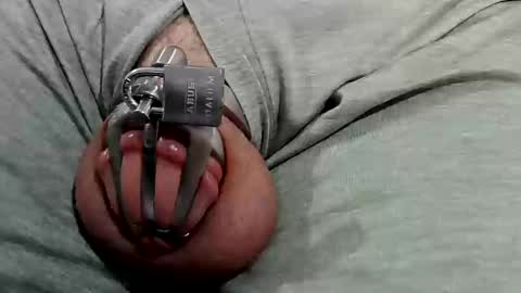 Snapshot of chastityslave90 chatting on 01-28-25, 08:47 ChastitySlave90 online show from 01-28-25, 08:47