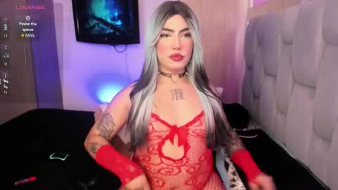 Sophie  online show from 01-12-26, 05:40