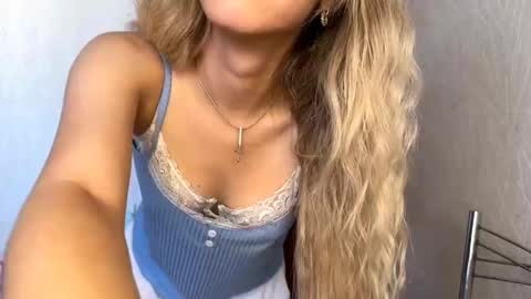 Snapshot of chayashortle chatting on 09-17-25, 11:56 Milissa online show from 09-17-25, 11:56