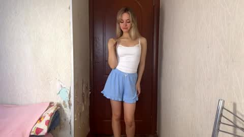 Snapshot of chayashortle chatting on 09-28-25, 07:25 Milissa online show from 09-28-25, 07:25