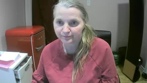 Snapshot of chealsiek chatting on 10-11-25, 11:25 chealsiek online show from 10-11-25, 11:25