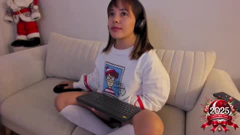 Snapshot of cheek_chic12 chatting on 01-06-25, 11:31 Regina Phalange online show from 01-06-25, 11:31