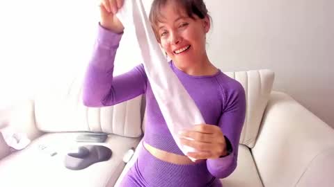 Snapshot of cheek_chic12 chatting on 01-23-25, 07:18 Regina Phalange online show from 01-23-25, 07:18