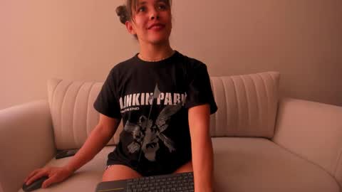 Snapshot of cheek_chic12 chatting on 02-20-25, 11:43 Regina Phalange online show from 02-20-25, 11:43