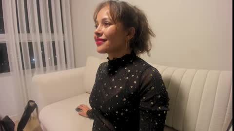 Snapshot of cheek_chic12 chatting on 02-22-25, 12:05 Regina Phalange online show from 02-22-25, 12:05