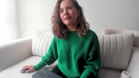 Snapshot of cheek_chic12 chatting on 03-06-25, 08:59 Regina Phalange online show from 03-06-25, 08:59