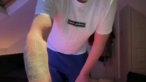 Cheekylondon online show from 09-30-25, 09:53