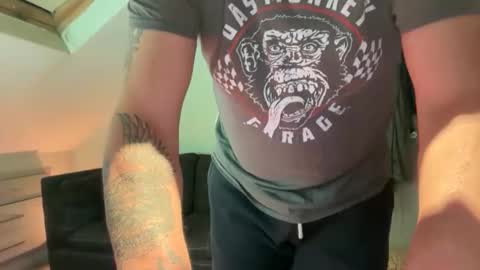 Cheekylondon online show from 10-29-25, 10:33