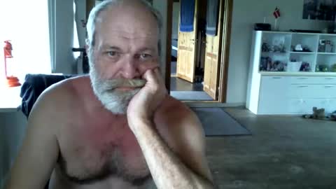 Snapshot of chefben666 chatting on 11-01-25, 08:27 chefben666 online show from 11-01-25, 08:27