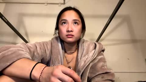 Snapshot of chellybear101 chatting on 12-04-24, 11:57 chellybear101 online show from 12-04-24, 11:57