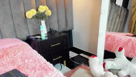 chelsea_bolton_ online show from 11-18-25, 12:53