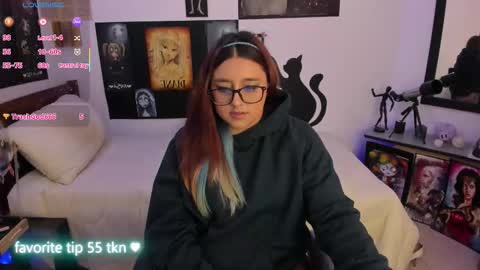 Snapshot of cherry_blushh chatting on 11-20-25, 08:19 cherry_blushh online show from 11-20-25, 08:19