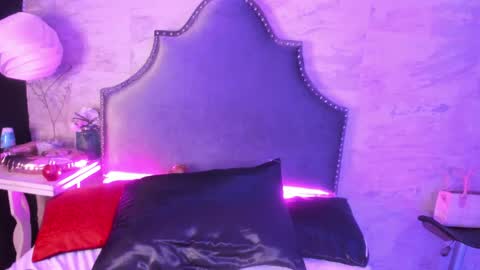 Sussan Cherry  online show from 12-20-24, 10:38