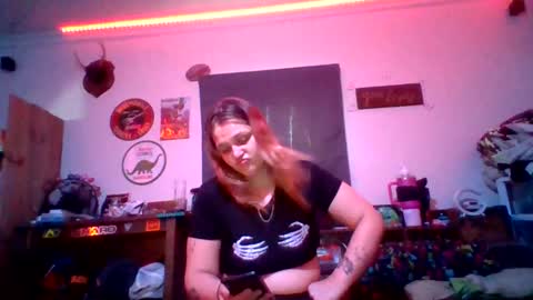 Snapshot of cherrybomb454 chatting on 10-20-25, 02:06 cherrybomb454 online show from 10-20-25, 02:06