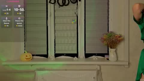 Lysia online show from 10-30-25, 12:17