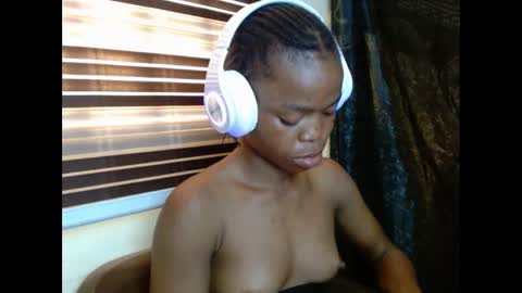 Snapshot of cherryxpussy chatting on 02-10-25, 02:16 cherryxpussy online show from 02-10-25, 02:16