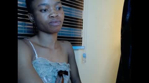 Snapshot of cherryxpussy chatting on 02-17-25, 06:42 cherryxpussy online show from 02-17-25, 06:42