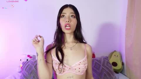 Snapshot of cheryelfox chatting on 10-15-25, 11:05 cheryelfox online show from 10-15-25, 11:05