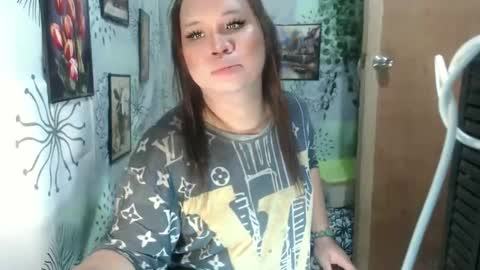 Snapshot of chescahotxxxl chatting on 12-27-24, 01:07 chescahotxxxl online show from 12-27-24, 01:07